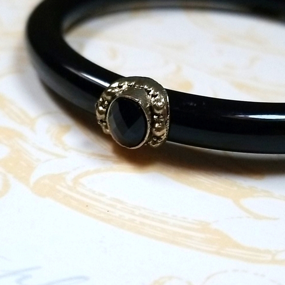 Vintage Black Lucite Crystal Bangle Bracelet - Picture 7 of 12